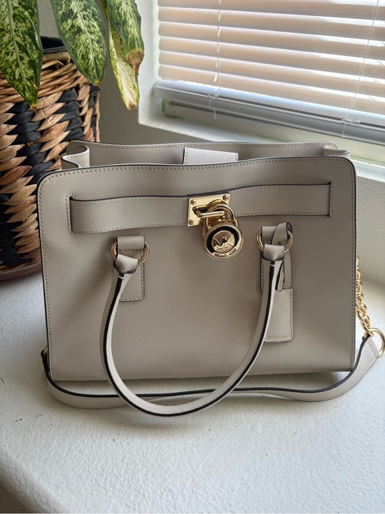Michael Kors Handbags - Michael Kors cream white Saffiano Satchel with Gold Hardware shoulder bag